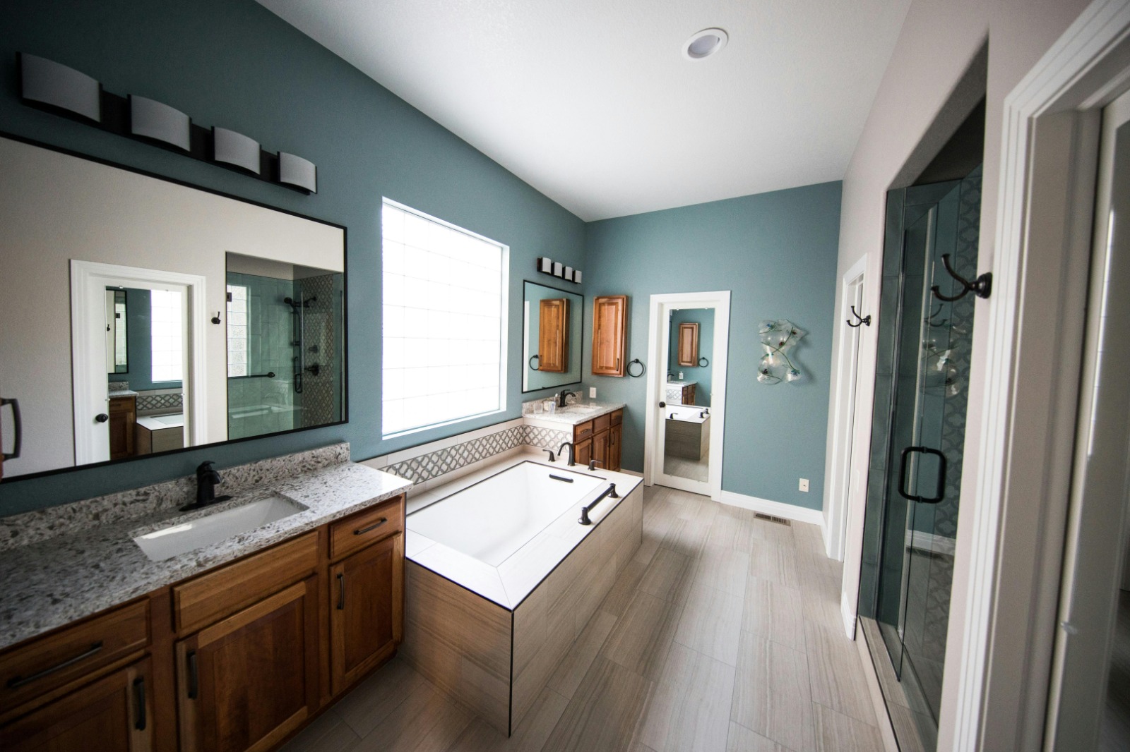 Colonial Home Build Projects That Reflect Classic Style