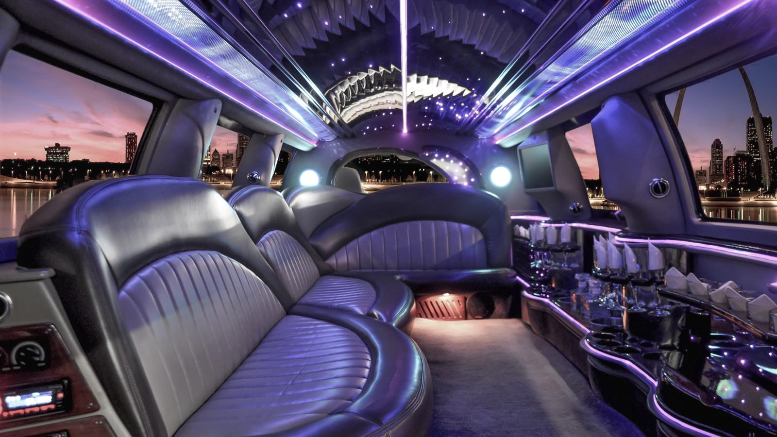Direct Seattle to Vancouver Limo Cross Border Travel